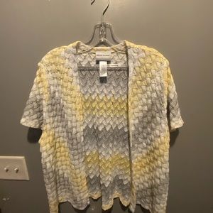 Alfred Dunner womens petite medium yellow white and gray Top/over a dress